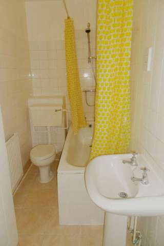  Image of 2 bedroom Flat to rent in High Street London E13 at High Street  London, E13 0AJ
