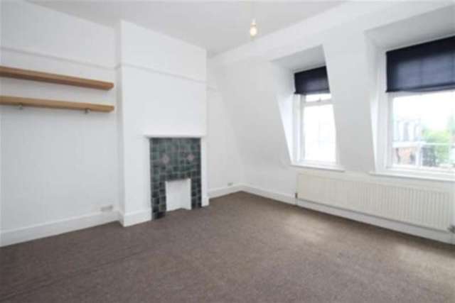  Image of 4 bedroom Flat to rent in High Street West Wickham BR4 at West Wickham, BR4 0NJ
