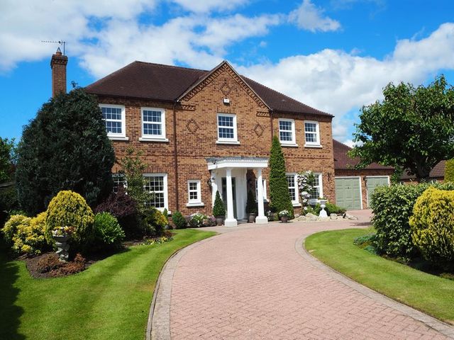  Image of 4 bedroom Detached house for sale in The Pastures Long Bennington Newark NG23 at 41 The Pastures Long Bennington Newark, NG23 5EG