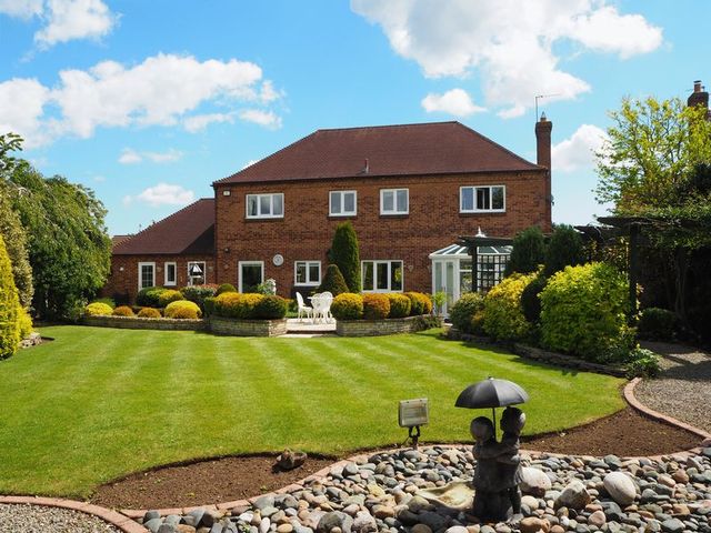  Image of 4 bedroom Detached house for sale in The Pastures Long Bennington Newark NG23 at 41 The Pastures Long Bennington Newark, NG23 5EG