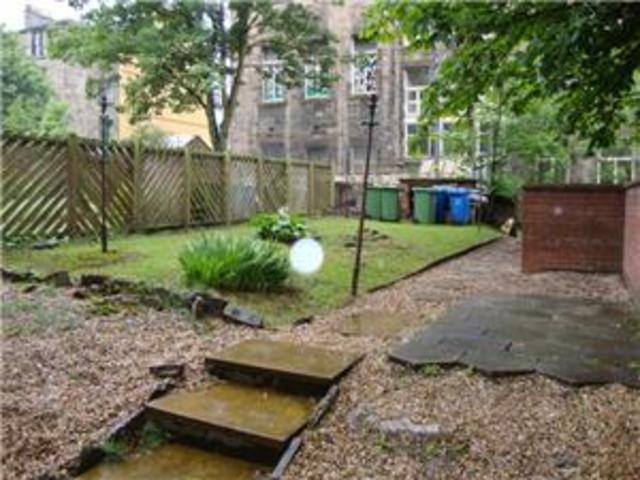  Image of 2 bedroom Flat to rent in Hillhead Street Glasgow G12 at Hillhead Glasgow Glasgow, G12 8PS