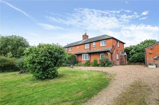  Image of 3 bedroom Semi-Detached house to rent in Hillview Deanland Sixpenny Handley Salisbury SP5 at Hillview Deanland Sixpenny Handley, Salisbury, SP5 5PG
