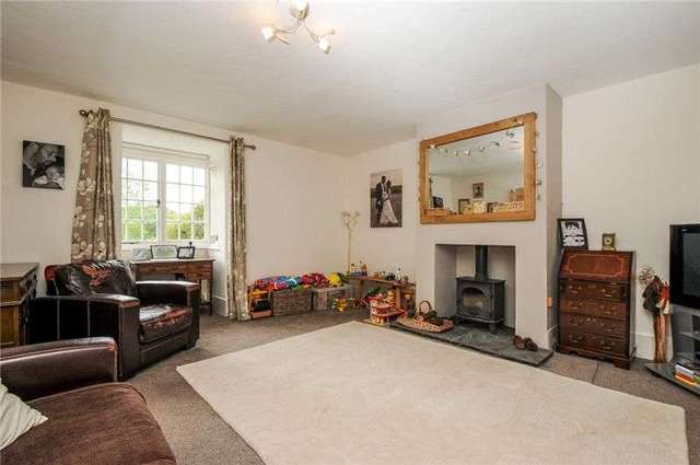  Image of 3 bedroom Semi-Detached house to rent in Hillview Deanland Sixpenny Handley Salisbury SP5 at Hillview Deanland Sixpenny Handley, Salisbury, SP5 5PG