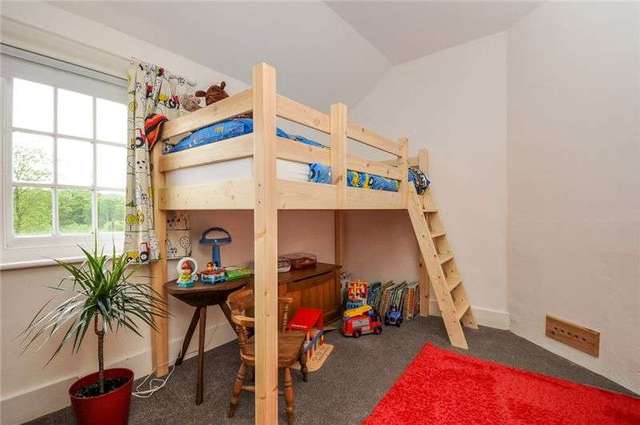  Image of 3 bedroom Semi-Detached house to rent in Hillview Deanland Sixpenny Handley Salisbury SP5 at Hillview Deanland Sixpenny Handley, Salisbury, SP5 5PG