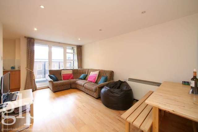  Image of 2 bedroom Flat to rent in Holloway Road London N7 at Holloway Road Holloway London, N7 8HF