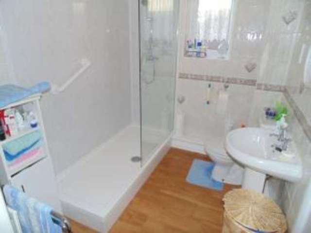  Image of 2 bedroom Bungalow for sale in Holly Green Stapenhill Burton-on-Trent DE15 at Burton-On-Trent Staffordshire Winshill, DE15 9GA