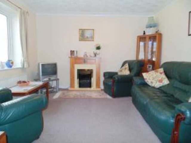  Image of 2 bedroom Bungalow for sale in Holly Green Stapenhill Burton-on-Trent DE15 at Burton-On-Trent Staffordshire Winshill, DE15 9GA