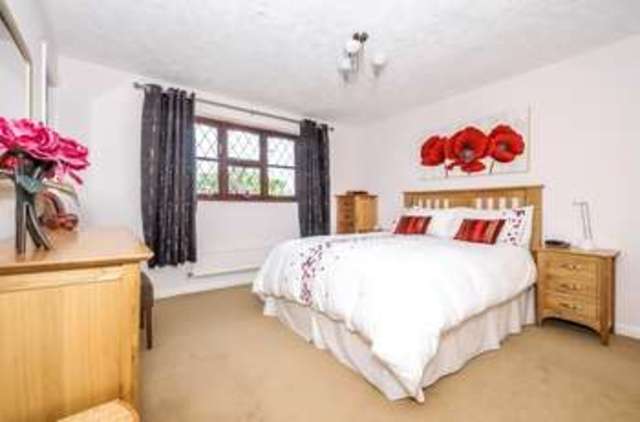  Image of 4 bedroom Detached house for sale in County Lane Warfield Bracknell RG42 at Warfield Newell Green, RG42 3JP
