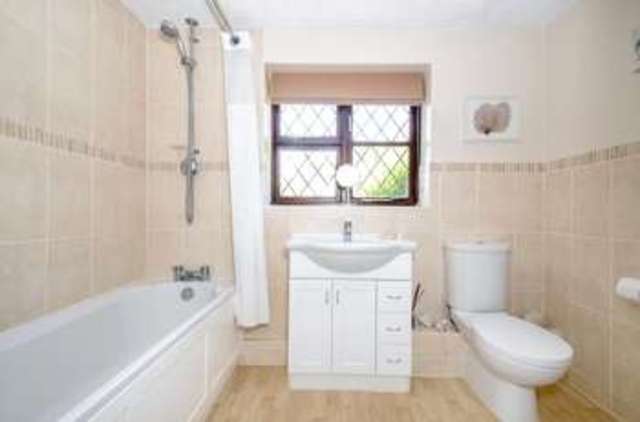  Image of 4 bedroom Detached house for sale in County Lane Warfield Bracknell RG42 at Warfield Newell Green, RG42 3JP