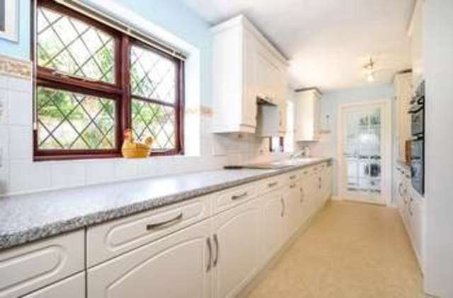  Image of 4 bedroom Detached house for sale in County Lane Warfield Bracknell RG42 at Warfield Newell Green, RG42 3JP