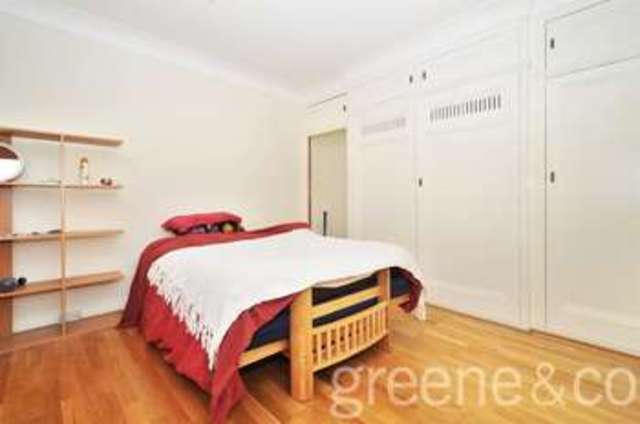  Image of Detached house to rent in Belsize Grove London NW3 at Belsize Grove Belsize Park Belsize Park, NW3 4TT