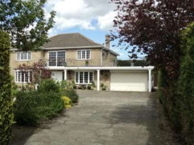  Image of 4 bedroom Detached house for sale in Holton Road Tetney Grimsby DN36 at Tetney Lincolnshire Tetney, DN36 5LR