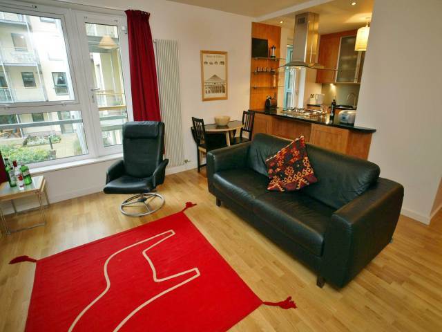  Image of 2 bedroom Flat to rent in Holyrood Road Edinburgh EH8 at Holyrood Edinburgh Edinburgh, EH8 8BA