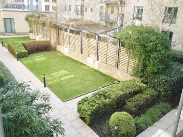  Image of 2 bedroom Flat to rent in Holyrood Road Edinburgh EH8 at Holyrood Edinburgh Edinburgh, EH8 8BA