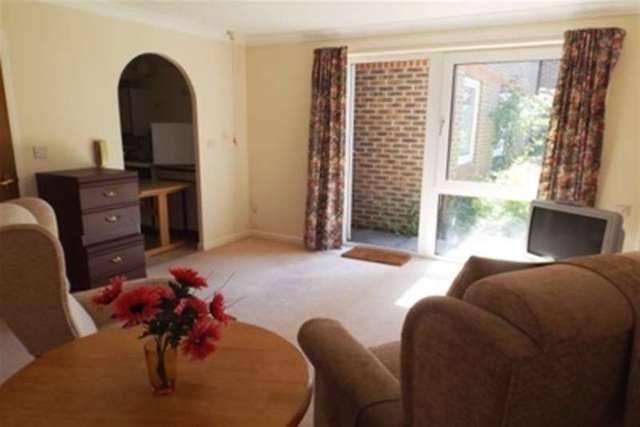  Image of 1 bedroom Flat to rent in Priory Road Wells BA5 at Wells, BA5 1SH