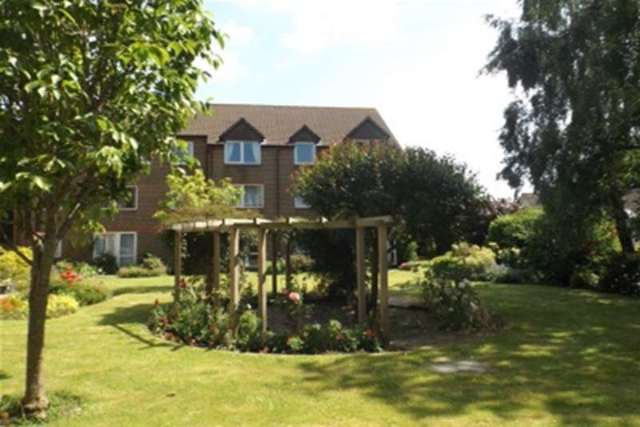  Image of 1 bedroom Flat to rent in Priory Road Wells BA5 at Wells, BA5 1SH