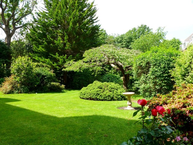  Image of 1 bedroom Flat to rent in Wimborne Road Winton Bournemouth BH2 at 30 Wimborne Road  Bournemouth, BH2 6QA