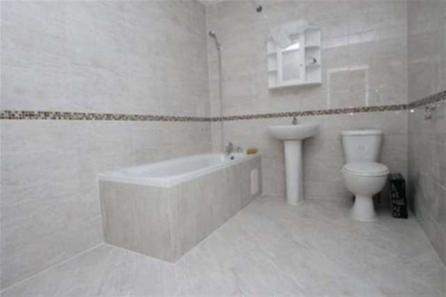  Image of 1 bedroom Flat to rent in Homesdale Road Bickley Bromley BR1 at Bromley, BR1 2QZ