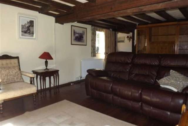  Image of 4 bedroom Detached house to rent in Hound Green Hook RG27 at Hook, RG27 8LQ