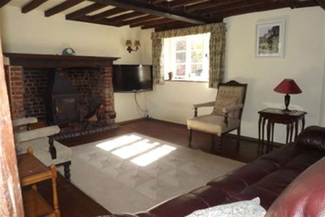  Image of 4 bedroom Detached house to rent in Hound Green Hook RG27 at Hook, RG27 8LQ
