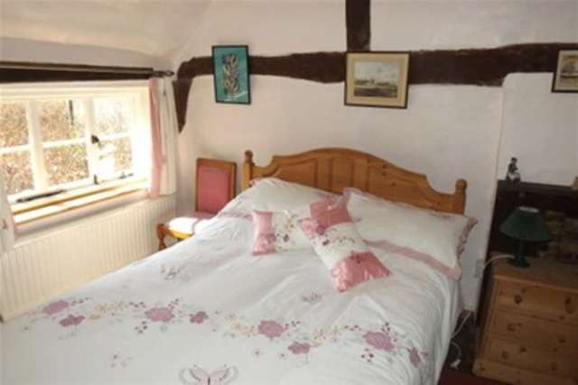  Image of 4 bedroom Detached house to rent in Hound Green Hook RG27 at Hook, RG27 8LQ