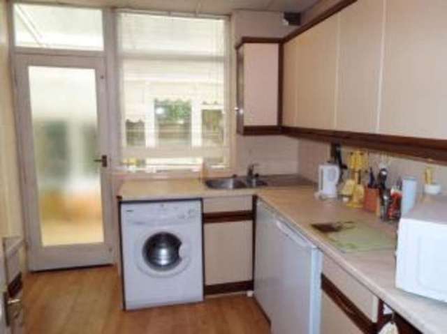  Image of 2 bedroom Bungalow for sale in Allenby Drive Hornchurch RM11 at Hornchurch  Havering, RM11 3SA
