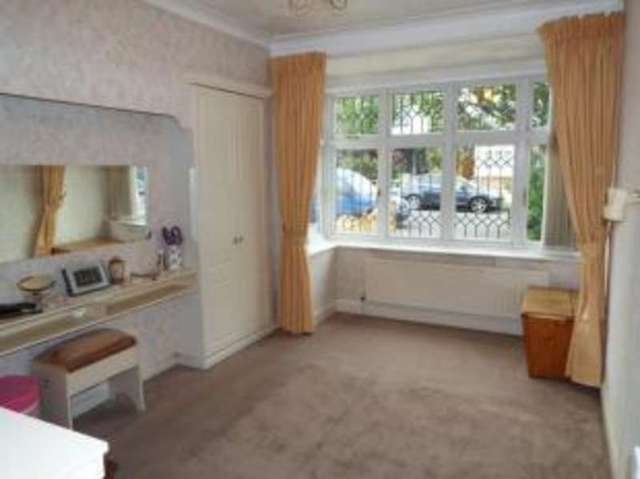  Image of 2 bedroom Bungalow for sale in Allenby Drive Hornchurch RM11 at Hornchurch  Havering, RM11 3SA