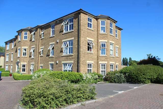  Image of 2 bedroom Apartment to rent in Horton Crescent Epsom KT19 at Horton Crescent  Epsom, KT19 8BU