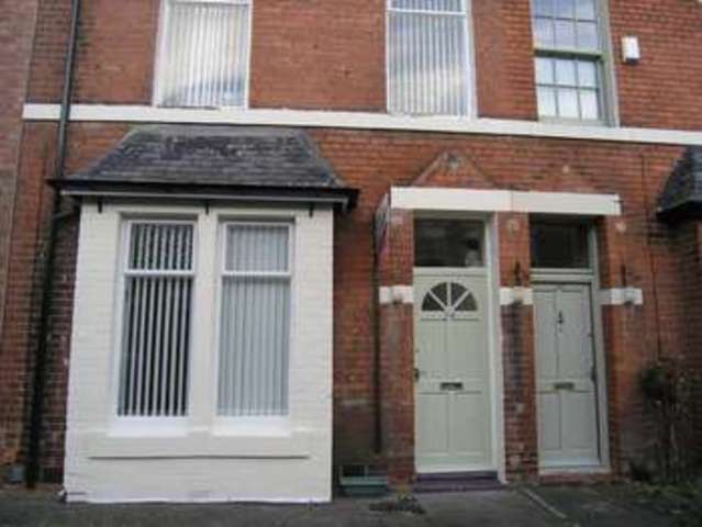  Image of 3 bedroom Terraced house to rent in Sidney Grove Newcastle upon Tyne NE4 at Sidney Grove Fenham Newcastle Upon Tyne, NE4 5PD