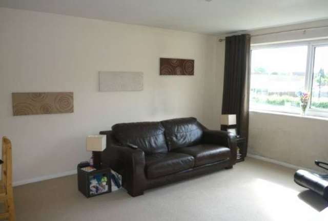  Image of 1 bedroom Flat to rent in Huntercombe Lane North Taplow Maidenhead SL1 at Huntercombe Lane North  Burnham, SL1 6DS