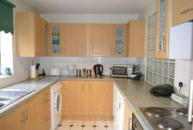  Image of 1 bedroom Flat to rent in Huntercombe Lane North Taplow Maidenhead SL1 at Huntercombe Lane North  Burnham, SL1 6DS