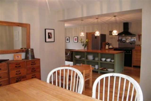  Image of 5 bedroom Detached house to rent in Hunts Road Stratford-upon-Avon CV37 at Stratford-upon-Avon, CV37 7JJ
