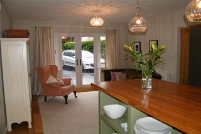  Image of 5 bedroom Detached house to rent in Hunts Road Stratford-upon-Avon CV37 at Stratford-upon-Avon, CV37 7JJ