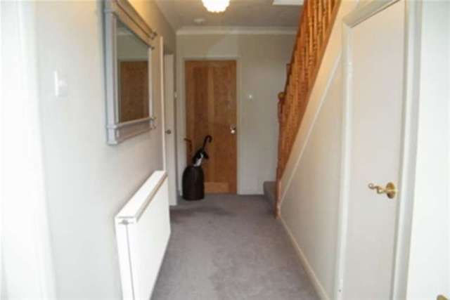  Image of 5 bedroom Detached house to rent in Hunts Road Stratford-upon-Avon CV37 at Stratford-upon-Avon, CV37 7JJ