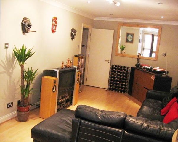  Image of 2 bedroom Apartment to rent in Plough Way London SE16 at Surrey Quays, SE16 7AB