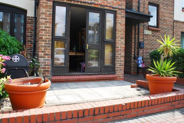  Image of 2 bedroom Apartment to rent in Plough Way London SE16 at Surrey Quays, SE16 7AB