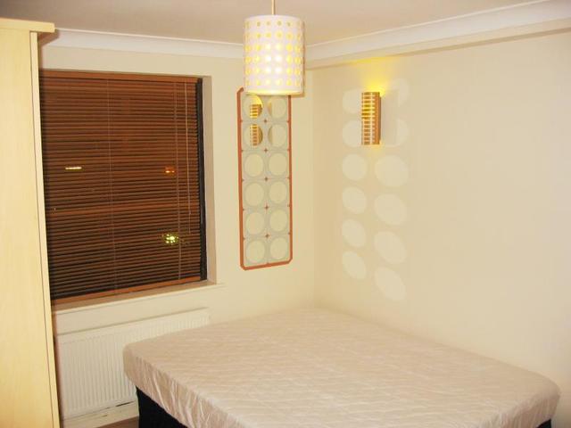  Image of 2 bedroom Apartment to rent in Plough Way London SE16 at Surrey Quays, SE16 7AB