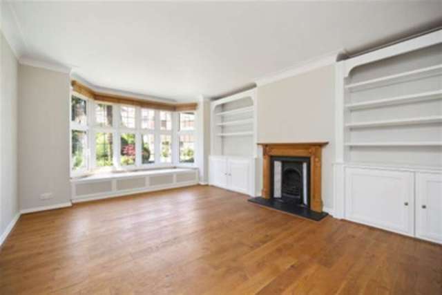  Image of 2 bedroom Flat to rent in Imber Close Esher KT10 at Esher, KT10 8ED