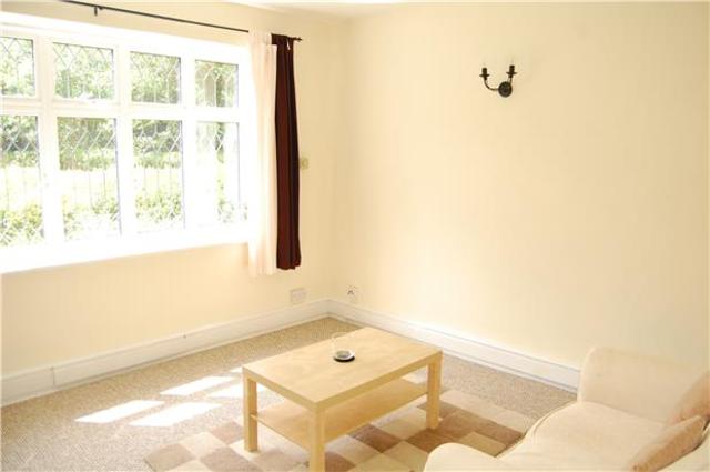  Image of 1 bedroom Flat to rent in Inner Park Road London SW19 at 5 Inner Park Road  Wimbledon Park, SW19 6DX