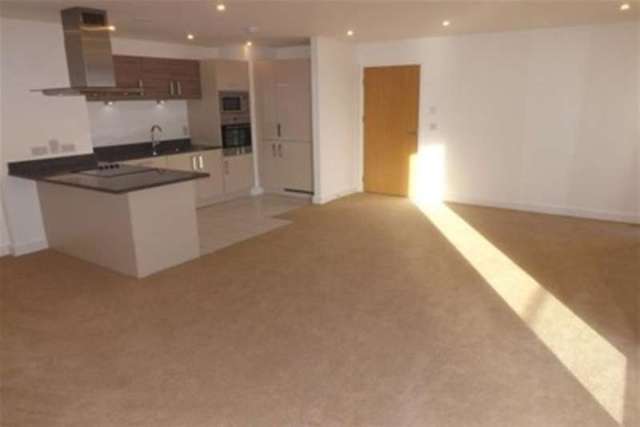  Image of 3 bedroom Flat to rent in Millennium Promenade Bristol BS1 at Bristol, BS1 5SX