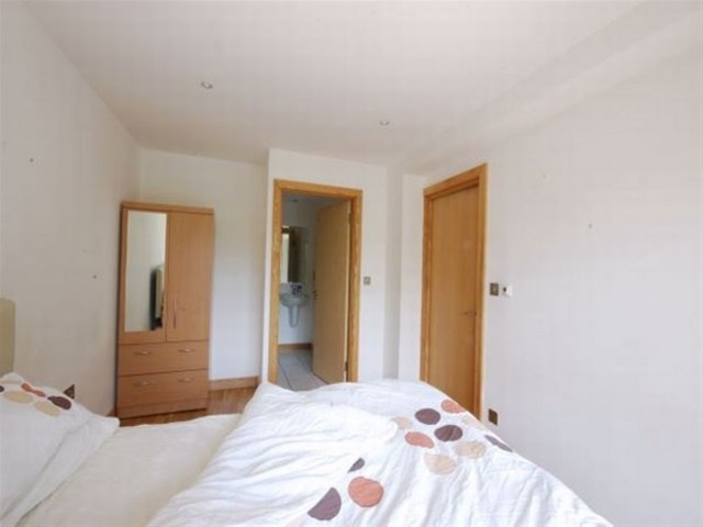  Image of 2 bedroom Flat to rent in Dace Road London E3 at HACKNEY WICK, E3 2NX