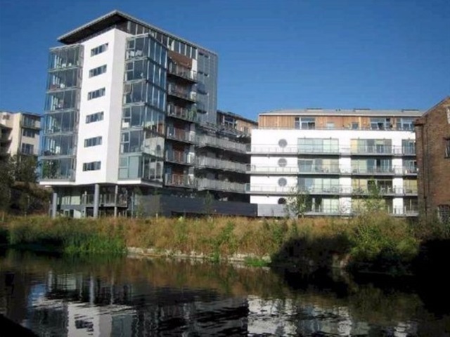  Image of 2 bedroom Flat to rent in Dace Road London E3 at HACKNEY WICK, E3 2NX