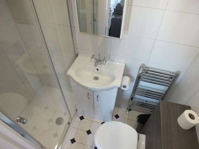  Image of 1 bedroom Detached house to rent in Jesse Terrace Reading RG1 at Reading Berkshire Reading, RG1 7RS