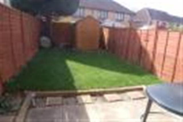  Image of 2 bedroom Semi-Detached house to rent in Kelvin Gardens Croydon CR0 at Croydon, CR0 4UU