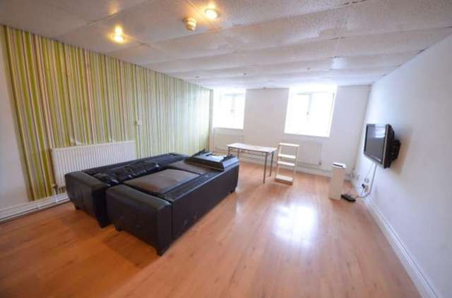  Image of 2 bedroom Apartment to rent in Kember Street London N1 at Kember Street  Islington, N1 1BF