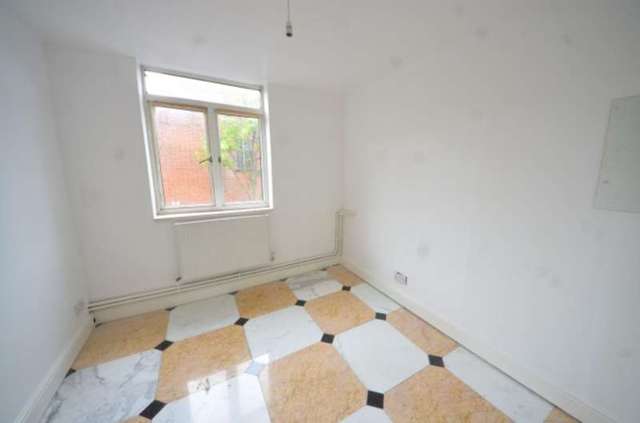  Image of 2 bedroom Apartment to rent in Kember Street London N1 at Kember Street  Islington, N1 1BF