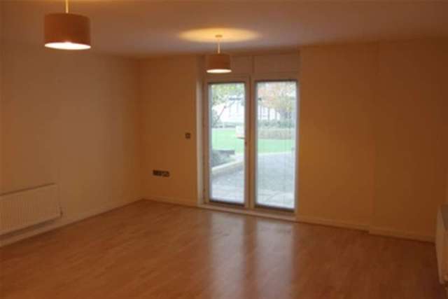  Image of 2 bedroom Flat to rent in Kenavon Drive Reading RG1 at Reading, RG1 3DG