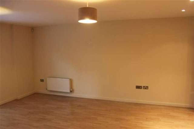  Image of 2 bedroom Flat to rent in Kenavon Drive Reading RG1 at Reading, RG1 3DG