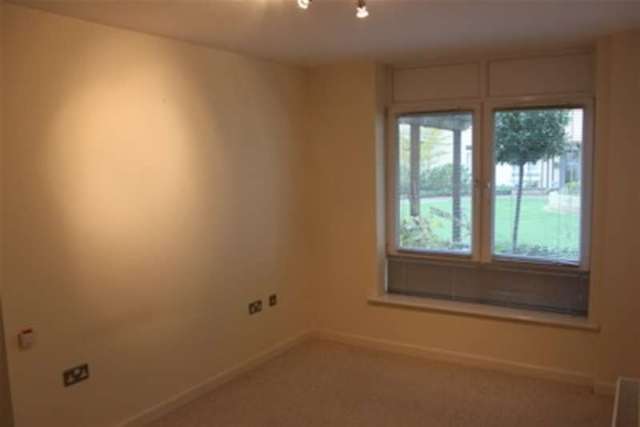  Image of 2 bedroom Flat to rent in Kenavon Drive Reading RG1 at Reading, RG1 3DG