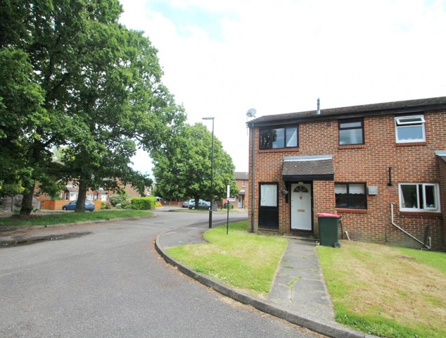  Image of 1 bedroom Detached house to rent in Kenilworth Close Crawley RH11 at Broadfield  Crawley, RH11 9PY